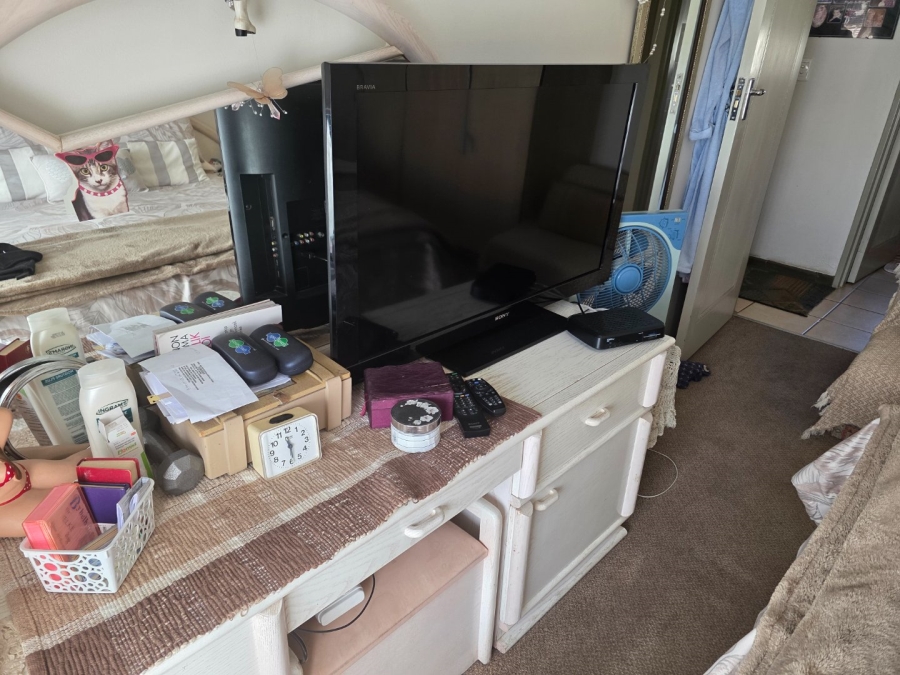 2 Bedroom Property for Sale in Langenhovenpark Free State